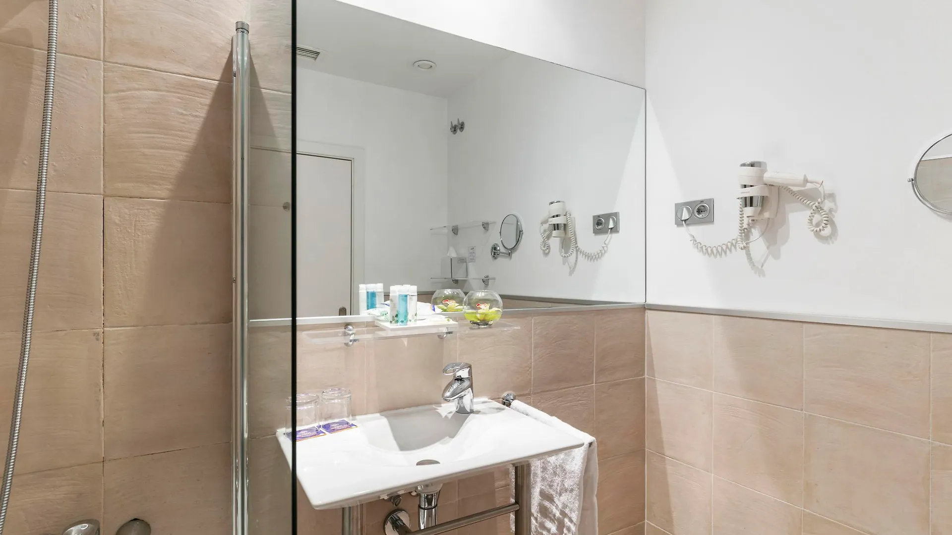 Hotel Globales Acis Y Galatea Madryt 3*,  Hiszpania